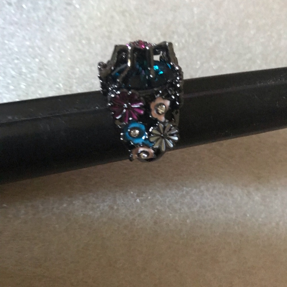 Elegant Blue and Pink Gemstone Ring - Picture 3 of 5